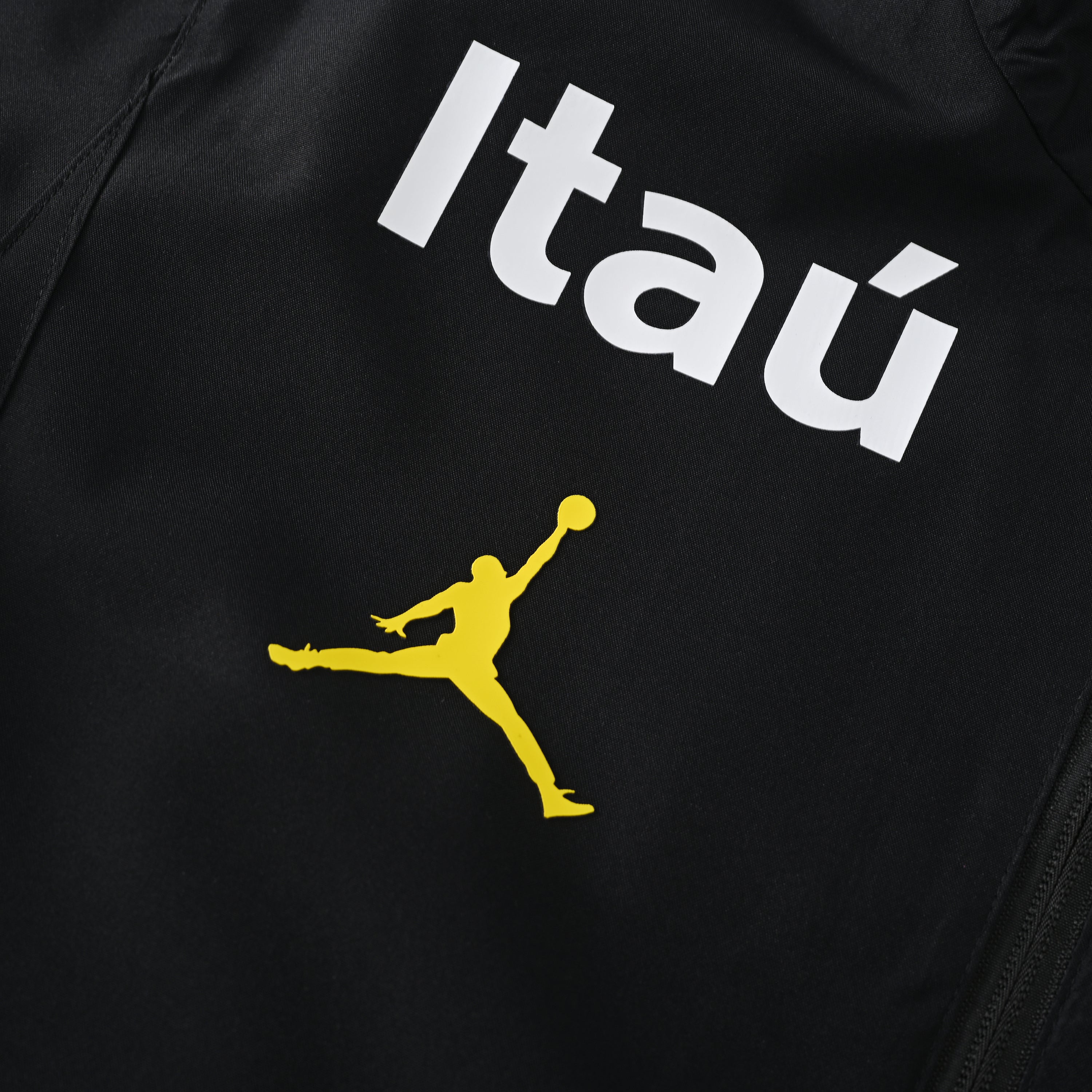 Windbreaker 26/27 - Black